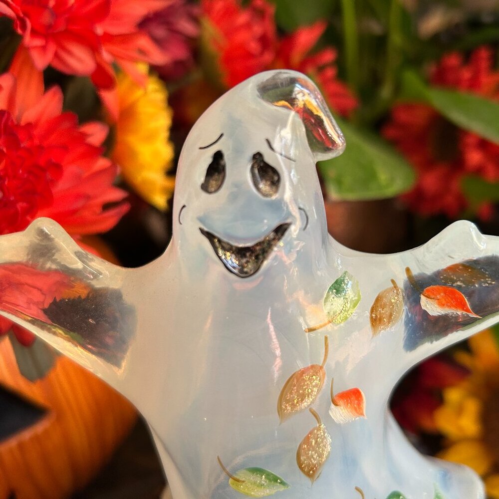MINT 2005 Fenton Art Glass Halloween Ghost, Signed by J. Cutshaw - Picture 7 of 13